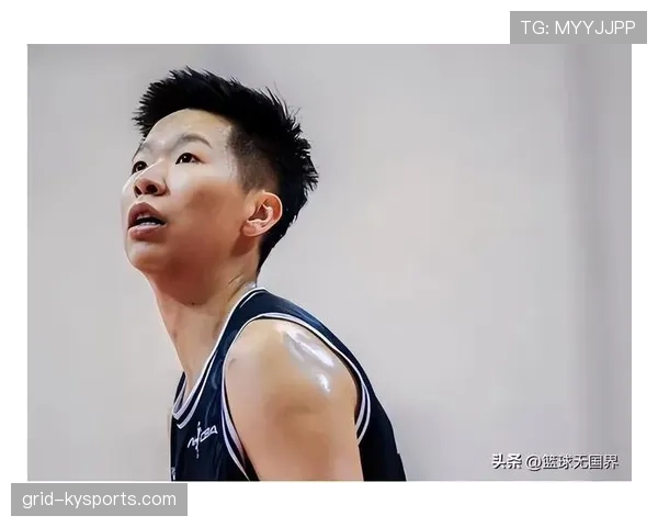 杨力维上场像战神，下场背着帆布袋去买菜，反差我笑喷